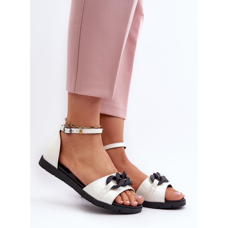 Naisten litteät sandaalit ketjulla Vinceza 17320 valkoinen 2