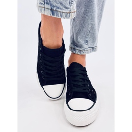 Ferrie Mustat pitsiset lenkkarit 1