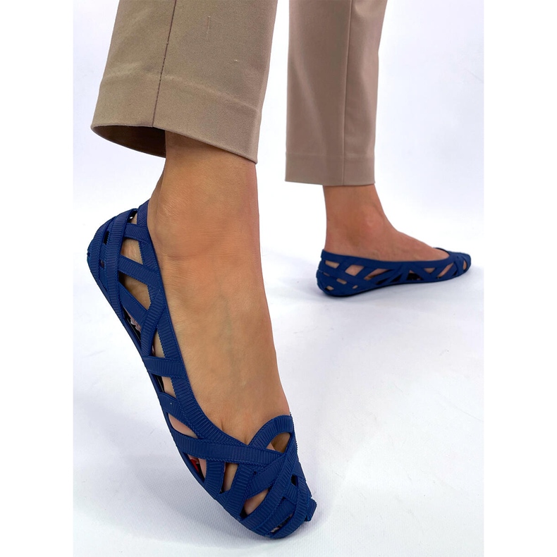 Meliski harjakattoiset balettiasunnot Chassa Navy sininen 1