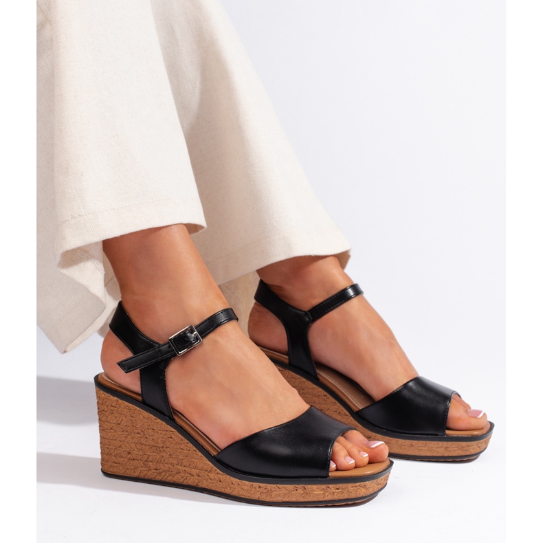 Naisten mustat kiila sandaalit Sergio Leonelta 1