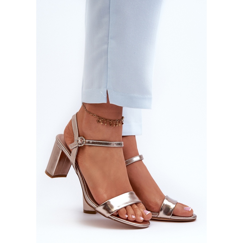 Champagne Glindra korkeakorkoiset sandaalit kultainen 2