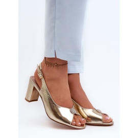 Tyylikkäät korkeakorkoiset sandaalit kultaisella Trasea-koristeella kultainen 2