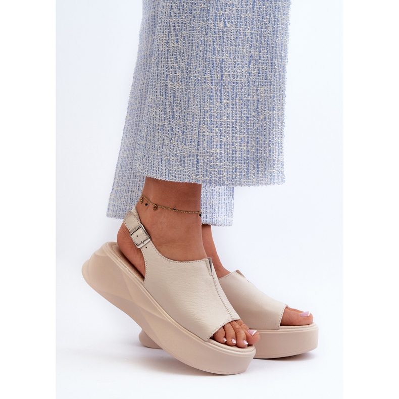 S.Barski Naisten nahkasandaalit D&amp;A SJ2301-2 -alustalla, beige 2