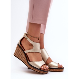 Naisten nahkaiset kiila sandaalit Maciejka 06657-25 kultaa kultainen 2