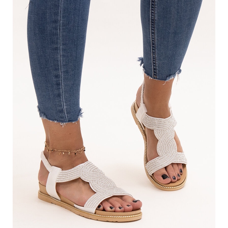 Valkoiset sandaalit koristeltu Gairsa-zirkoneilla valkoinen 2