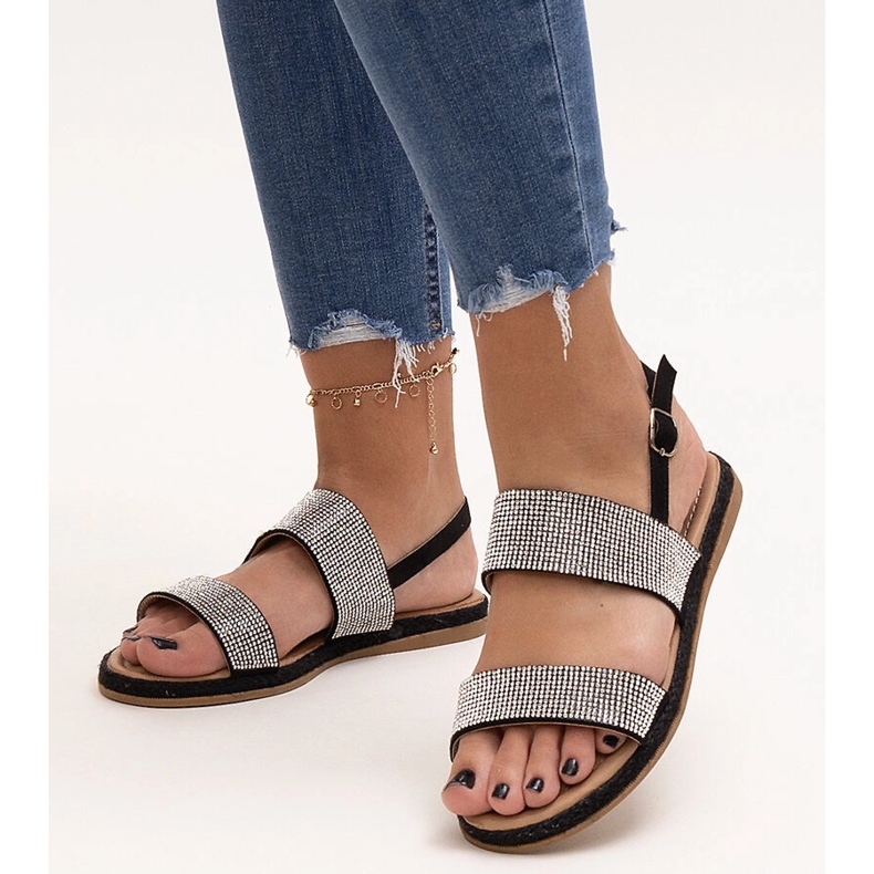 Mustat sandaalit koristeltu Carvalia-zirkoneilla 1