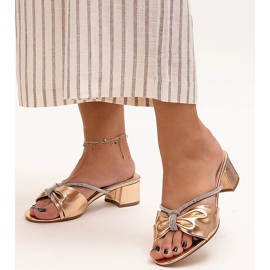 Korkokenkiä muulit koristeltu Anbrani-zirkoneilla kultainen 1