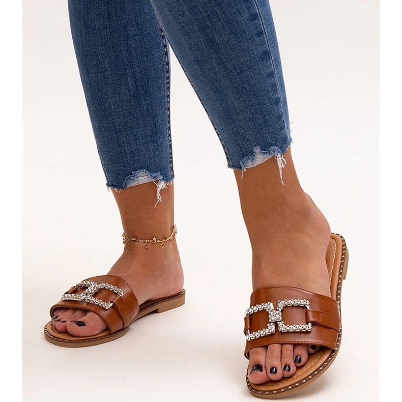 Ruskeat varvastossut koristeellisella soljella, Rochaela 1