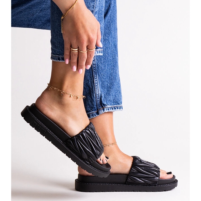 Mustat läpät röyhelöillä Big Star NN274A745 1