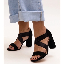 Evento Mustat korkeakorkoiset sandaalit, joissa nahkainen Sewim-pohjallinen 1