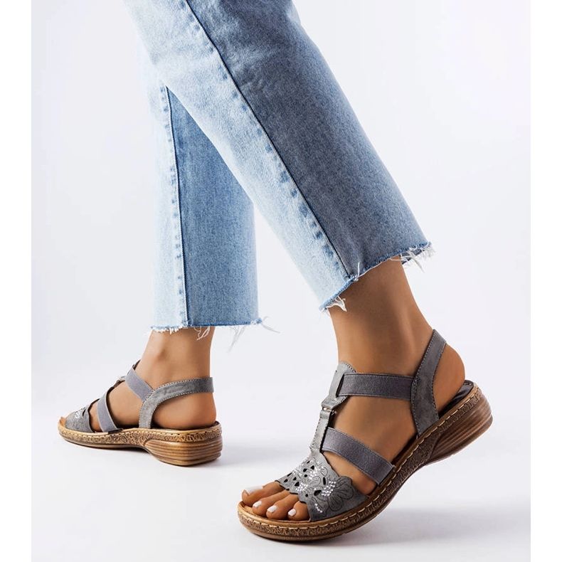 Evento Rossignolin harmaat urheilusandaalit strassilla 1