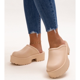 Beiget varvastossut massiivisella Huss-pohjalla 1