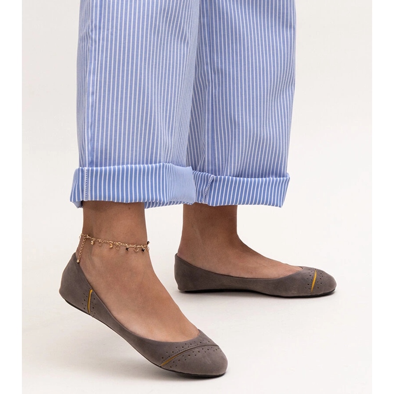 Harmaat klassiset Dorris-balettiasut 1