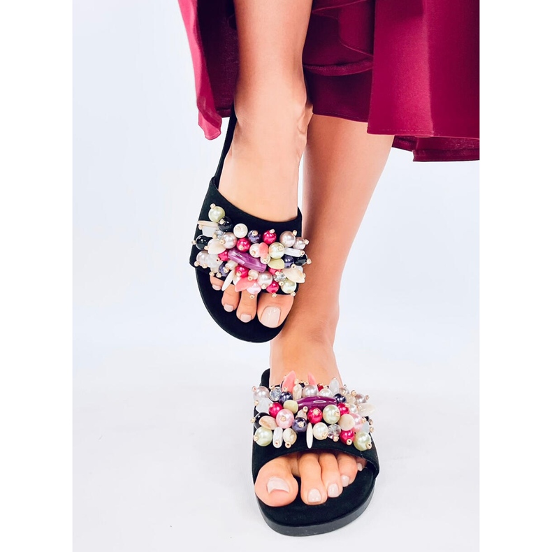 Lumsen Mustat varvastossut värikkäillä kivillä 1