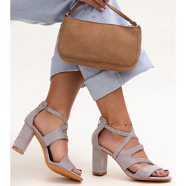 Harmaat korkeakorkoiset sandaalit, joissa nahkainen Yanick-sisäpohja 1