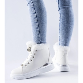 Fiemmen valkoiset turkislenkkarit valkoinen 2