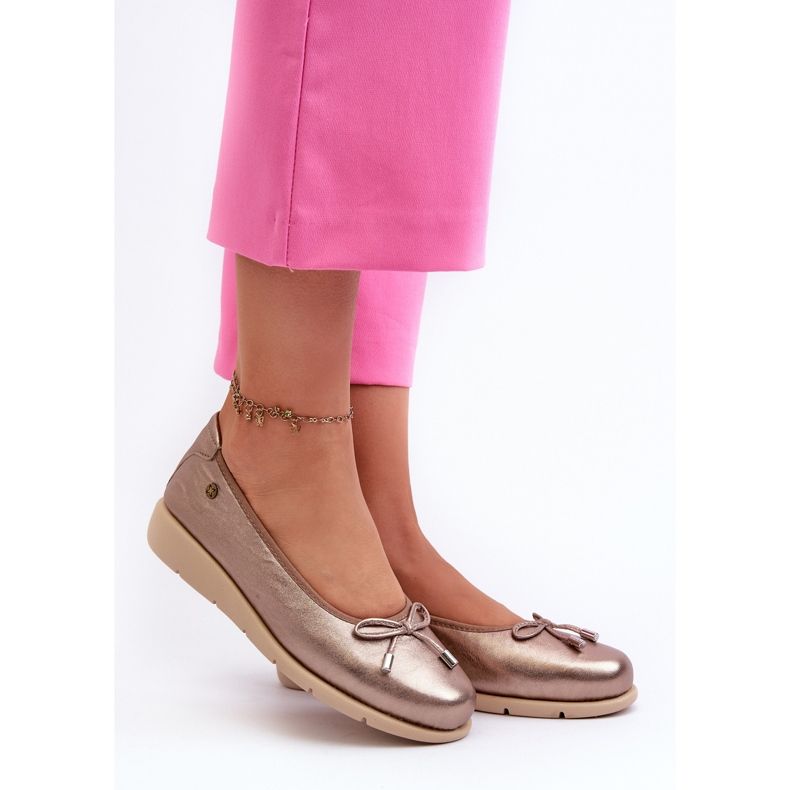 Tyylikkäät naisten balerinakengät luonnollisesta nahasta Maciejka P6504-25 Gold kultainen 2