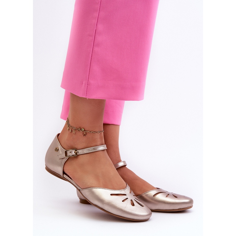 Naisten nahkasandaalit Maciejka 06641-25 Kulta kultainen 2