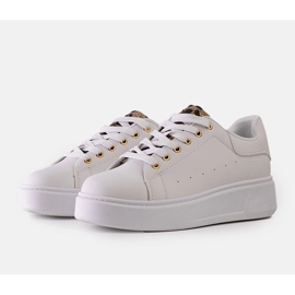 Valkoiset lenkkarit silmiinpistävällä Asmait-koristeella valkoinen 1