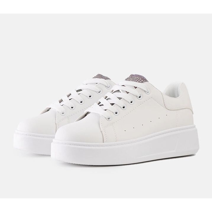 Valkoiset lenkkarit silmiinpistävällä Asmait-koristeella valkoinen 2