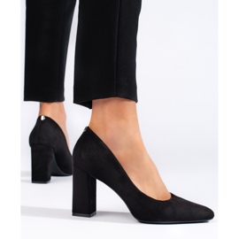 Sergio Leonen mustat mokkanahkapumput paksulla kantapäällä 1