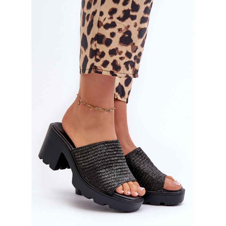 Naisten mustat Titantha-punotut varvastossut korkokengillä 2