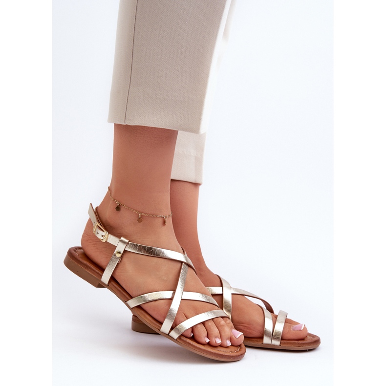 Naisten litteät nahkasandaalit Maciejka 06635-25 kultaa kultainen 2