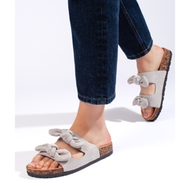 Naisten harmaat mokkanahkaiset tossut korkilla 1