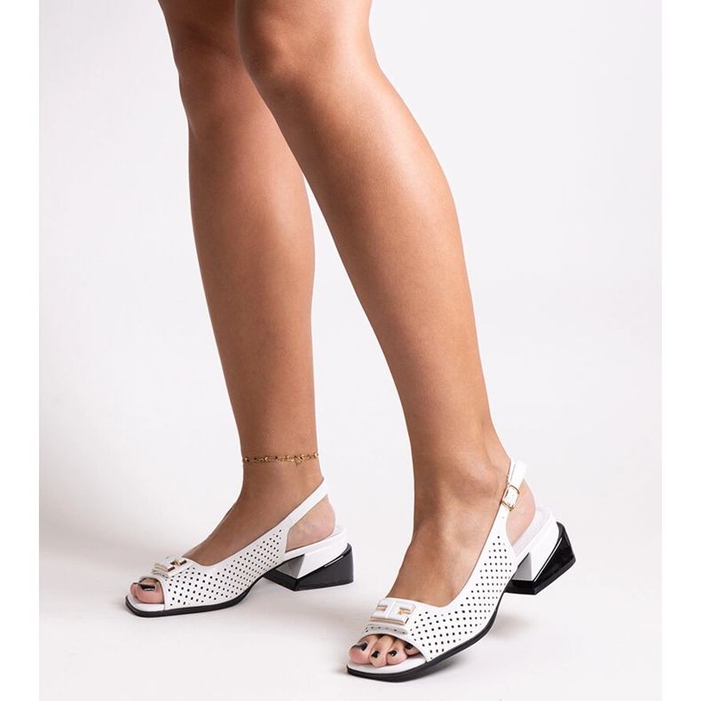 Harjatut sandaalit massiivisessa Sajida-lohkossa valkoinen 1