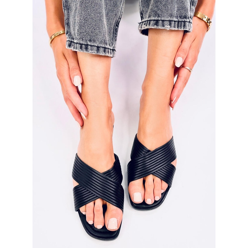 Fuzzy Black naisten tossut musta 1