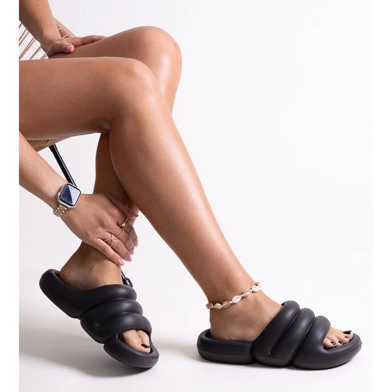 Mustat Haile-vaahtomuovitossut 1