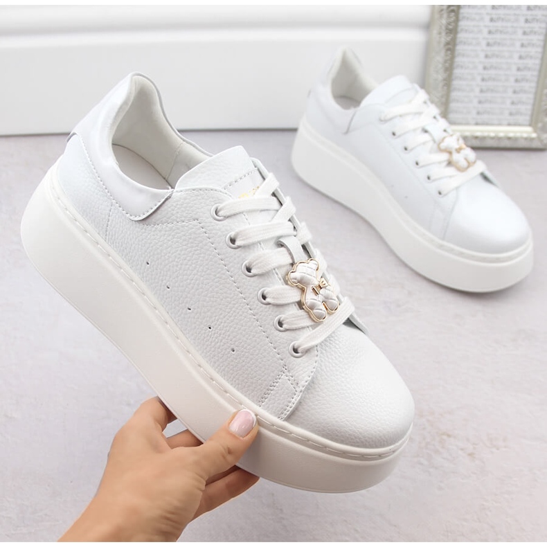 Naisten nahkakengät alustalla, jossa on nalle, valkoinen Vinceza 66641 1