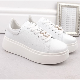 Naisten nahkakengät alustalla, jossa on nalle, valkoinen Vinceza 66641 2