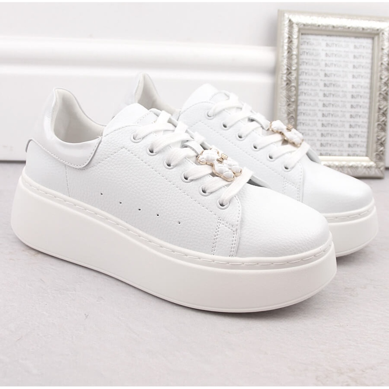 Naisten nahkakengät alustalla, jossa on nalle, valkoinen Vinceza 66641 2