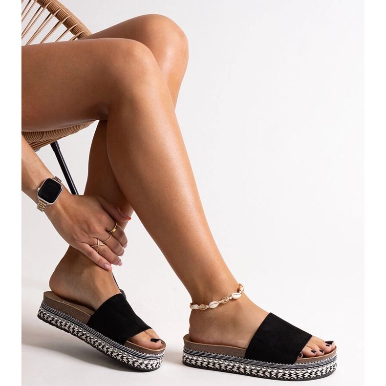 Mustat varvastossut koristeellisella Jaśmina-pohjalla 1