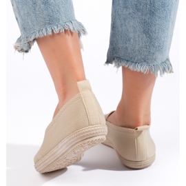 Naisten beige kangasslip-on 2