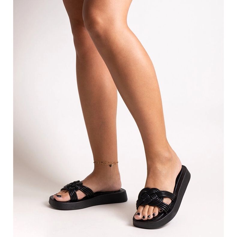 Ferrein mustat kumitossut 1