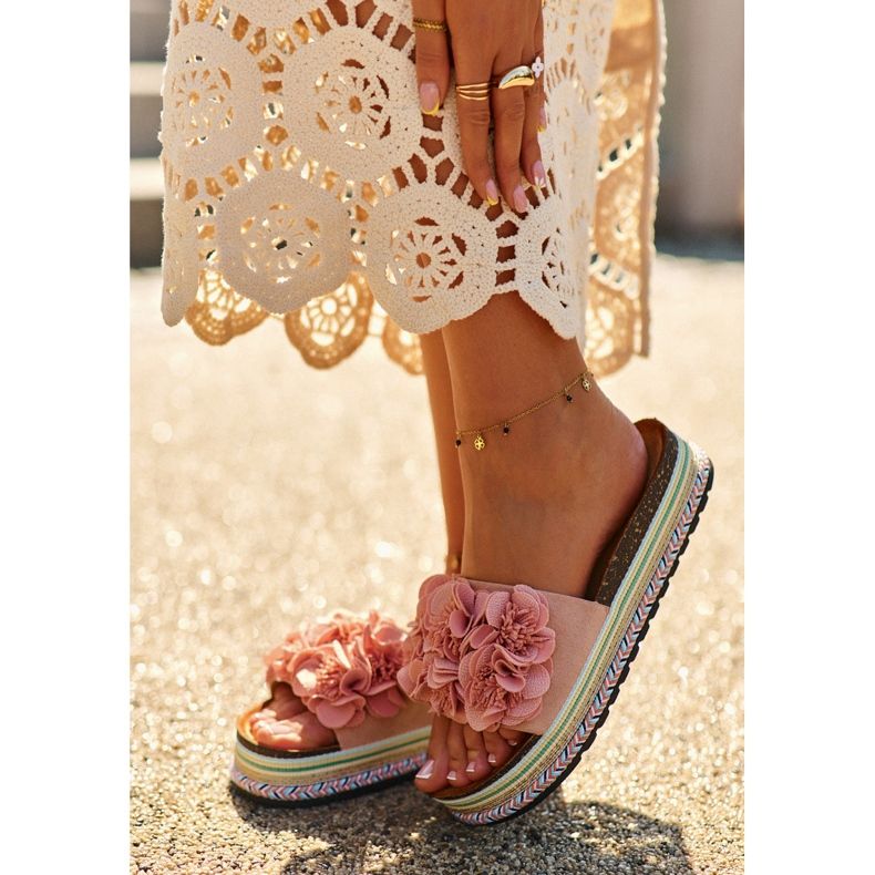 Kukilla koristellut naisten varvastossut, vaaleanpunainen Nodina 2