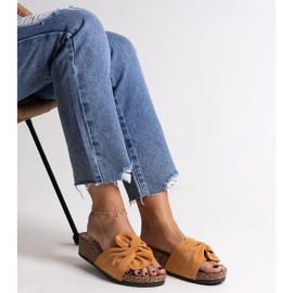 Ruskeat tossut korkisella Ghaza-kiilalla 1