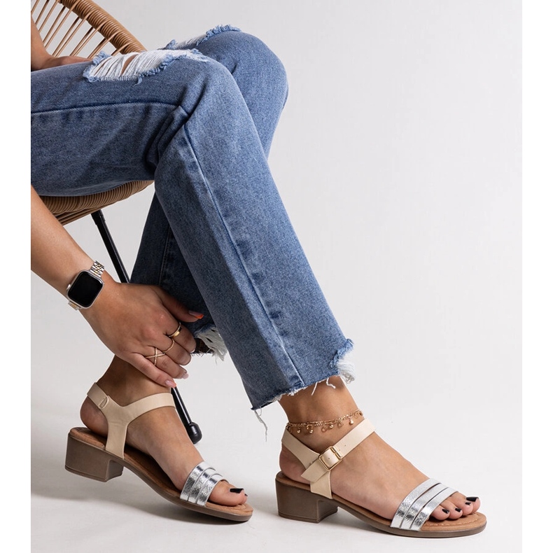 Salsabi hopeiset matalakorkoiset sandaalit hopea 1