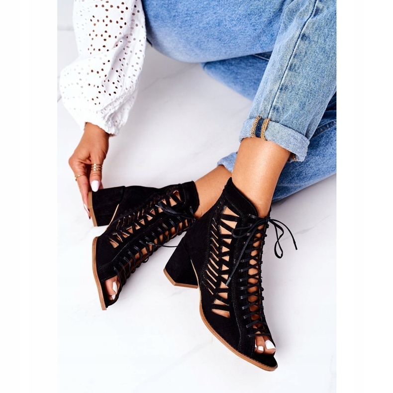 Mokkanahkaiset harjakattoiset saappaat Maciejka 04040-01 musta 4