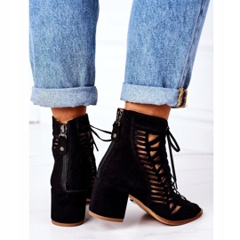 Mokkanahkaiset harjakattoiset saappaat Maciejka 04040-01 musta 2