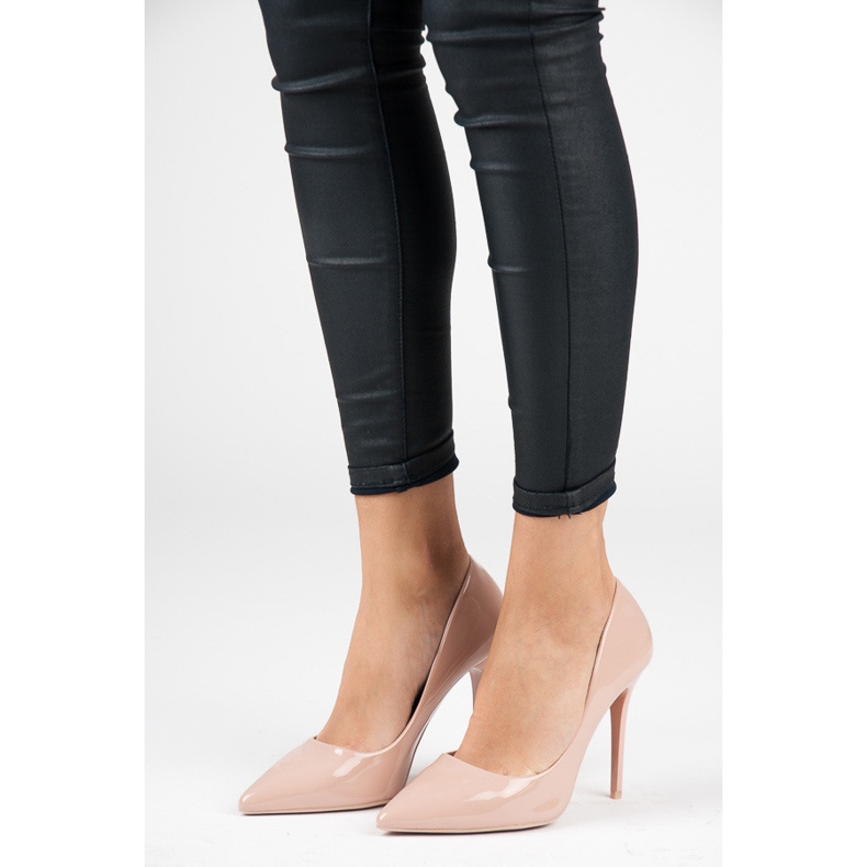 Seastar Beige lakatut pinssit 1