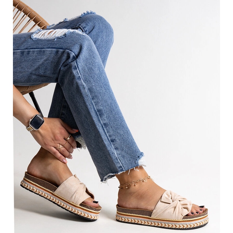 Massiiviset beigenväriset varvastossut koristeellisella Nibalie-pohjalla 1