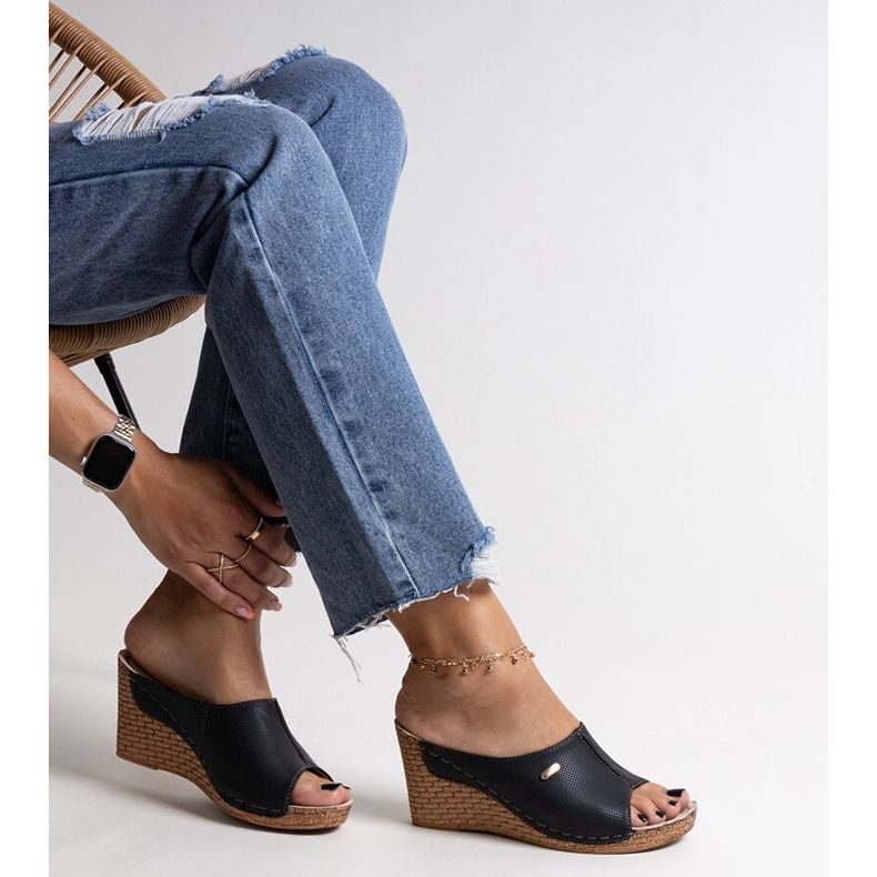 Mustat kiila sandaalit eko-nahasta Penelopina 1