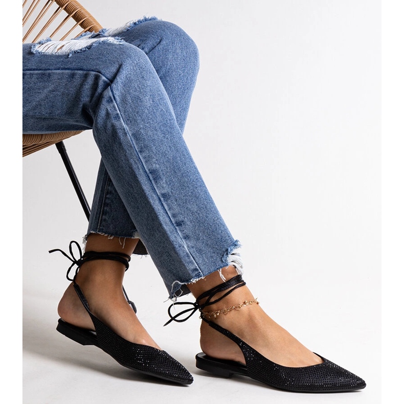 Tyylikkäät nauhalliset mustat balettiasut strassilla 1