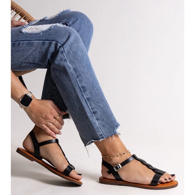 Mustat Amaranthin tasaiset sandaalit 1 Mustat Amaranthin tasaiset sandaalit 1