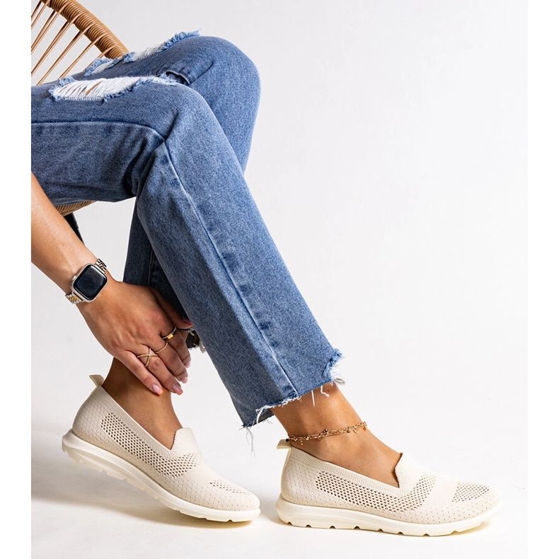 Rahimin beigenväriset lenkkarit, joissa vaahtomuovipohja 1