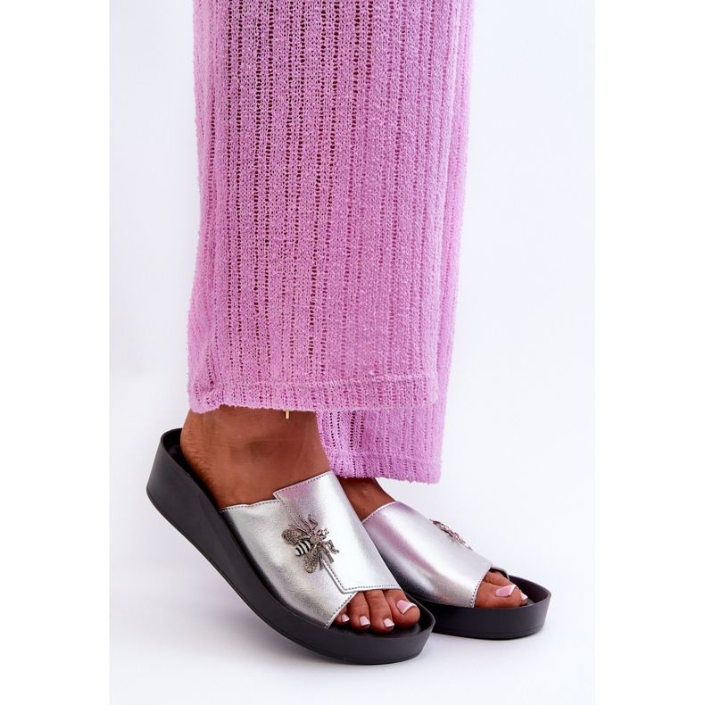 Tyylikkäät naisten varvastossut koristeella, luonnonnahkaa S.Barski KV27-015 hopea 1