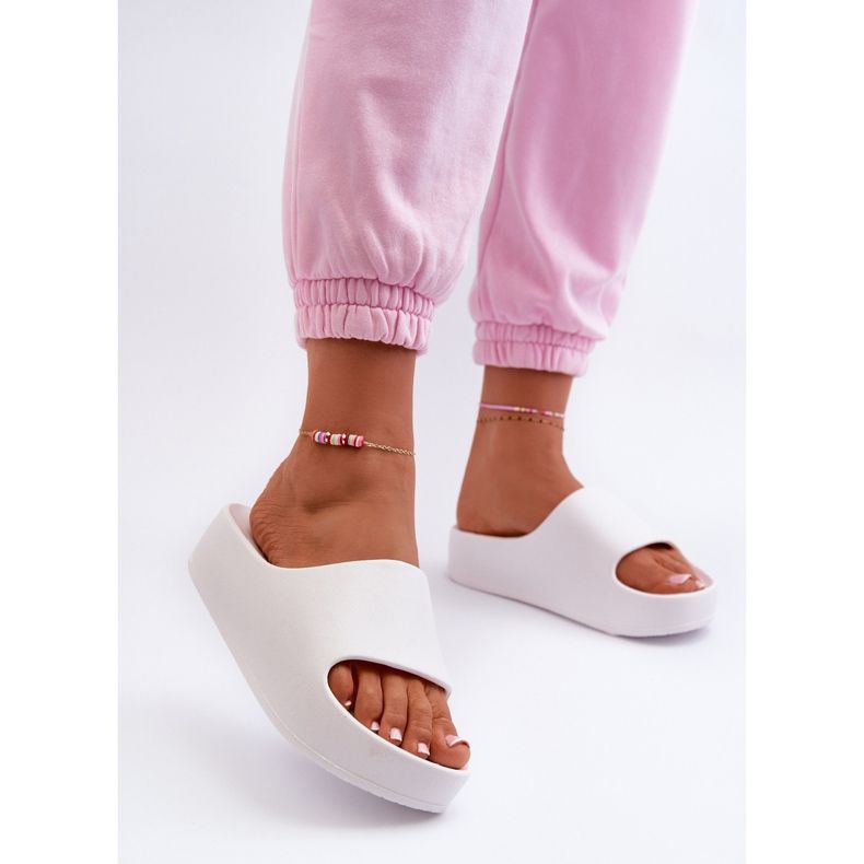 Naisten Airaplea Foam Platform -varvastossut, valkoinen 2